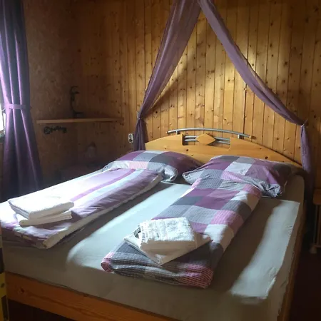 Chalet Authentiek, Vintage Aan De Bosrand Weyer (Rhein-Lahn)